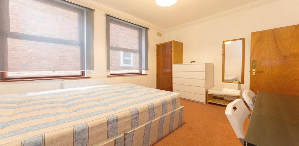 			3 Bedroom, 1 bath, 1 reception Flat			 Acland Road, Willesden Green